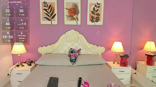 KiaraEverly online show from 03-26-26, 12:00