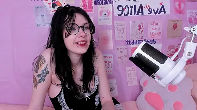 Snapshot of NessaV chatting on 02-01-26, 09:08 NessaV online show from 02-01-26, 09:08