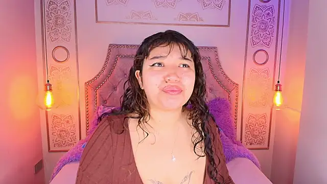 Snapshot of Honny_Blaice_ chatting on 02-16-26, 12:01 Honny Blaice online show from 02-16-26, 12:01