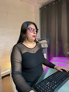 Snapshot of Sally_Dvine chatting on 06-24-26, 04:11 Sally Dvine online show from 06-24-26, 04:11