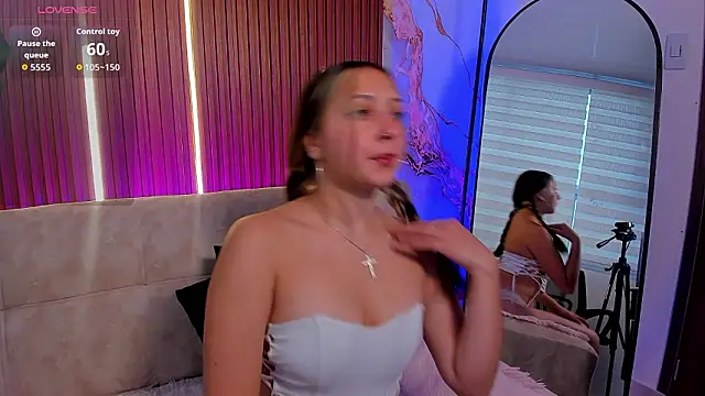 Giselle Laurens  online show from 03-10-26, 02:22