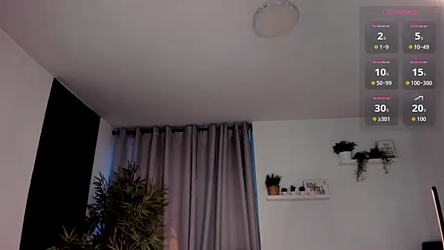 Snapshot of moonhelen chatting on 07-15-26, 11:21 moonhelen online show from 07-15-26, 11:21