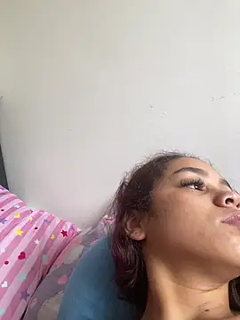 Snapshot of CarolineFyre chatting on 06-27-26, 11:37 CarolineFyre online show from 06-27-26, 11:37