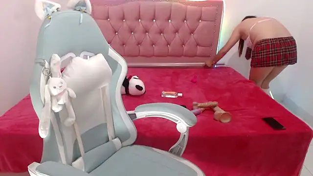 snowhot-69 online show from 03-21-26, 12:37