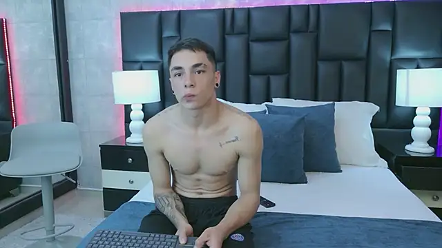 KarlaAndMike online show from 02-27-26, 04:45