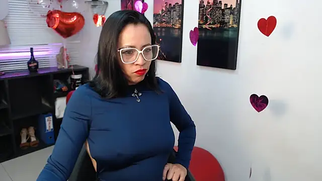 Snapshot of Milfangel1 chatting on 02-15-26, 12:03 Milfangel1 online show from 02-15-26, 12:03