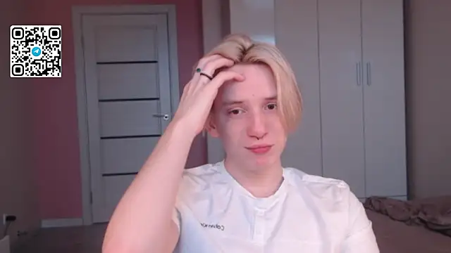 Snapshot of Ron_Vilss chatting on 02-18-26, 04:30 Ron Vilss online show from 02-18-26, 04:30