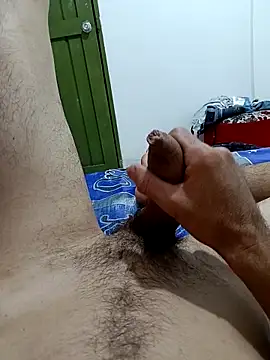 Snapshot of elvergon8721 chatting on 03-04-26, 01:22 elvergon8721 online show from 03-04-26, 01:22