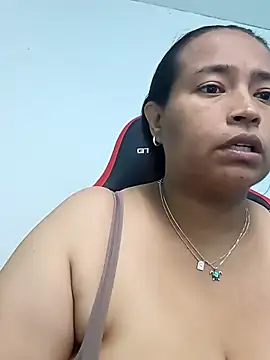 Snapshot of BustySexy_Nataly chatting on 04-13-26, 03:17 BustySexy Nataly online show from 04-13-26, 03:17