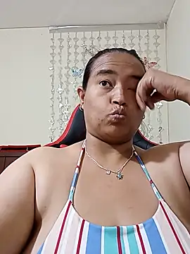 Snapshot of BustySexy_Nataly chatting on 05-17-26, 03:52 BustySexy Nataly online show from 05-17-26, 03:52