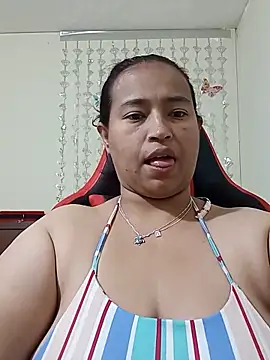 Snapshot of BustySexy_Nataly chatting on 05-25-26, 06:41 BustySexy Nataly online show from 05-25-26, 06:41