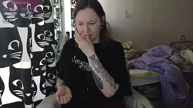 Snapshot of Ozalin_ chatting on 04-20-26, 09:34 Ozalin online show from 04-20-26, 09:34