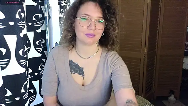 Snapshot of Ozalin_ chatting on 05-25-26, 08:20 Ozalin online show from 05-25-26, 08:20