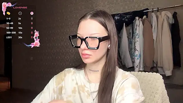 Snapshot of LumPetal chatting on 02-25-26, 05:28 LumPetal online show from 02-25-26, 05:28