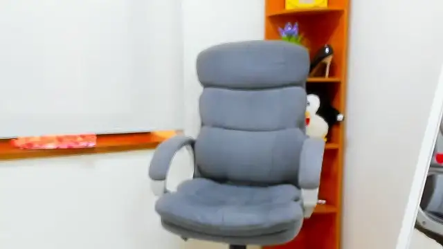 Snapshot of Maddinia chatting on 02-21-26, 08:26 Maddinia online show from 02-21-26, 08:26