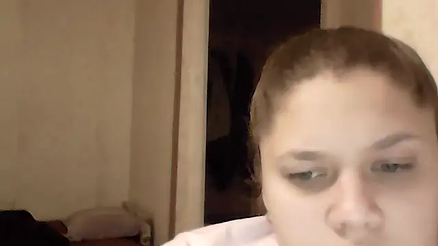 Snapshot of Maddinia chatting on 02-25-26, 09:13 Maddinia online show from 02-25-26, 09:13