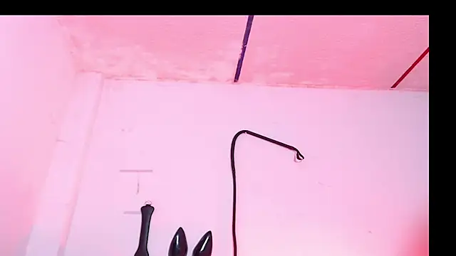 Snapshot of Girl_Bondage chatting on 06-17-26, 01:45 Girl Bondage online show from 06-17-26, 01:45