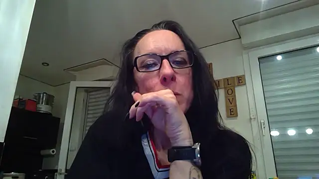 Snapshot of FITGIRL-MAEVA chatting on 02-10-26, 08:13 FITGIRL-MAEVA online show from 02-10-26, 08:13