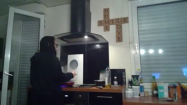 Snapshot of FITGIRL-MAEVA chatting on 02-12-26, 06:58 FITGIRL-MAEVA online show from 02-12-26, 06:58