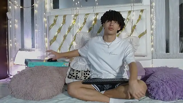 Snapshot of ian_smith_ chatting on 02-09-26, 11:58 ian smith online show from 02-09-26, 11:58