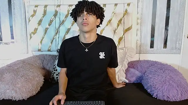 Snapshot of ian_smith_ chatting on 02-20-26, 11:32 ian smith online show from 02-20-26, 11:32