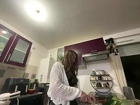 Snapshot of alixxxm7 chatting on 02-17-26, 07:09 alixxxm7 online show from 02-17-26, 07:09