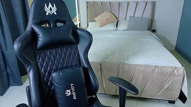 Alishaa sweet online show from 04-15-26, 07:58