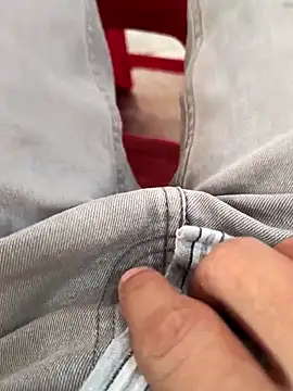 Snapshot of Castrol1289 chatting on 02-22-26, 10:03 Castrol1289 online show from 02-22-26, 10:03