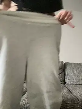 Snapshot of LeonieClaire chatting on 02-23-26, 03:09 LeonieClaire online show from 02-23-26, 03:09