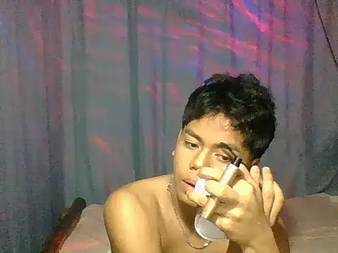 Snapshot of jomhappy chatting on 06-11-26, 01:42 jomhappy online show from 06-11-26, 01:42