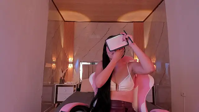 Snapshot of avigail_xo chatting on 02-03-26, 06:57 avigail xo online show from 02-03-26, 06:57