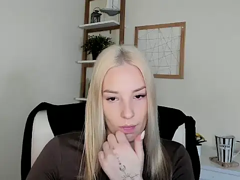 Snapshot of VelvetAngela chatting on 02-06-26, 07:02 VelvetAngela online show from 02-06-26, 07:02