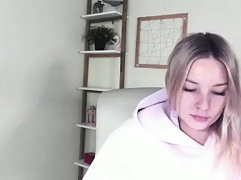 Snapshot of VelvetAngela chatting on 02-19-26, 06:53 VelvetAngela online show from 02-19-26, 06:53