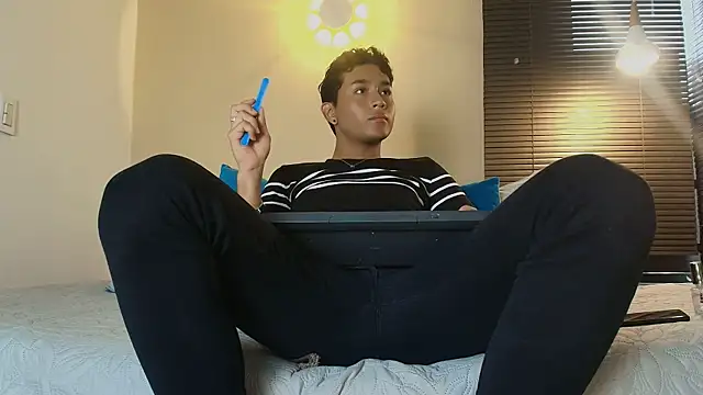 Snapshot of Damon_Salvarote_S chatting on 02-06-26, 08:01 Damon Salvarote S online show from 02-06-26, 08:01