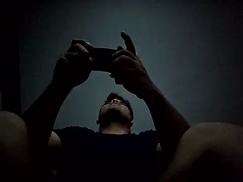 Snapshot of gerlop90 chatting on 06-06-26, 03:44 gerlop90 online show from 06-06-26, 03:44