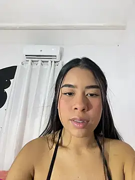 Snapshot of Katty_honey_ chatting on 02-19-26, 02:18 Katty honey online show from 02-19-26, 02:18