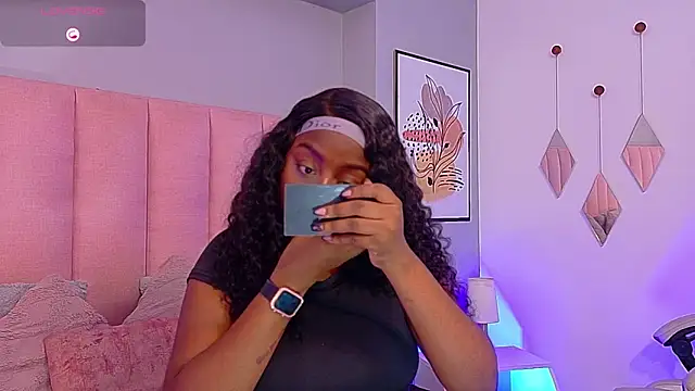 Snapshot of Aitana_Oliveira chatting on 02-10-26, 08:02 Aitana Oliveira online show from 02-10-26, 08:02