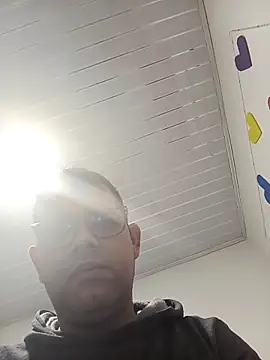 Snapshot of kereyter2 chatting on 02-08-26, 05:11 kereyter2 online show from 02-08-26, 05:11