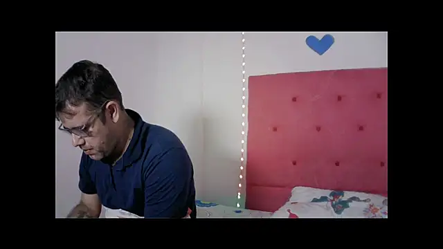 Snapshot of kereyter2 chatting on 02-15-26, 03:14 kereyter2 online show from 02-15-26, 03:14