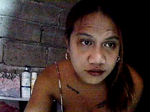 Snapshot of Queen-barbie chatting on 02-02-26, 02:49 Queen-barbie online show from 02-02-26, 02:49