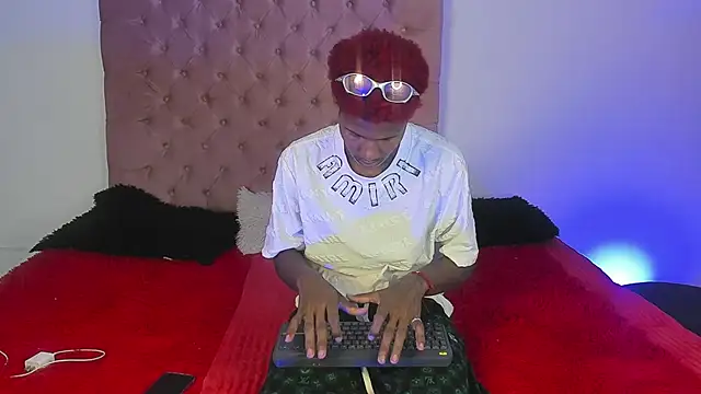 im oleiderr online show from 04-25-26, 07:44