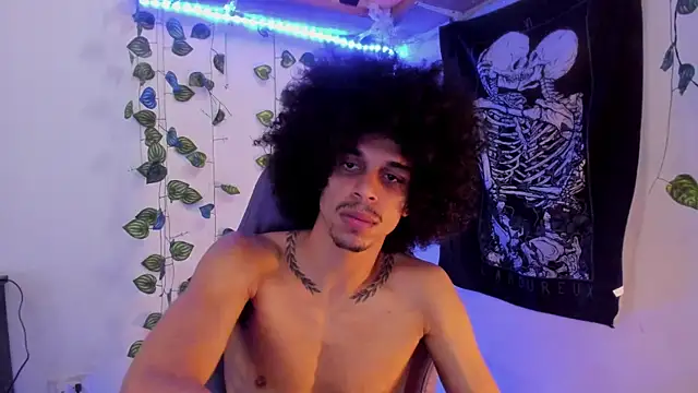 Snapshot of Aaron_Hopper chatting on 03-02-26, 01:29 Aaron Hopper online show from 03-02-26, 01:29