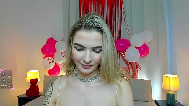 Snapshot of SinLuna_ chatting on 02-13-26, 03:52 SinLuna online show from 02-13-26, 03:52