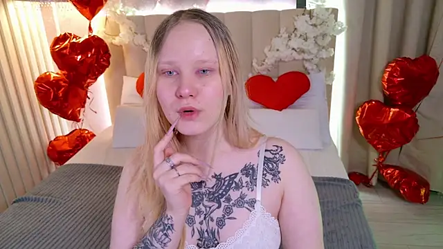 Snapshot of AnnieVibe chatting on 02-10-26, 05:39 AnnieVibe online show from 02-10-26, 05:39