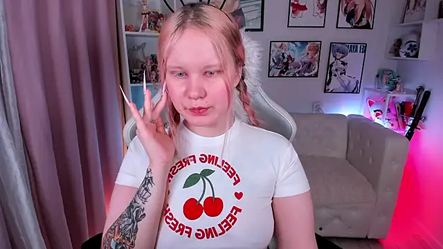 AnnieVibe online show from 04-05-26, 05:32