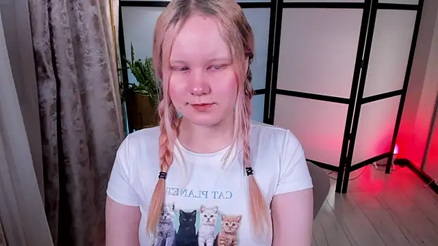 Snapshot of AnnieVibe chatting on 04-30-26, 05:41 AnnieVibe online show from 04-30-26, 05:41