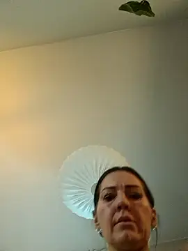 Snapshot of Bella_Velour chatting on 03-01-26, 04:36 Bella Velour online show from 03-01-26, 04:36