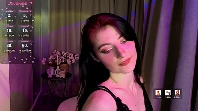 Snapshot of NicoleLuxe chatting on 02-02-26, 04:17 NicoleLuxe online show from 02-02-26, 04:17