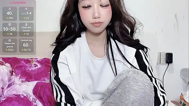 Snapshot of qilaile chatting on 02-03-26, 04:12 qilaile online show from 02-03-26, 04:12