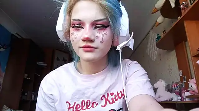 Snapshot of KathernSaulters chatting on 02-11-26, 06:07 KathernSaulters online show from 02-11-26, 06:07